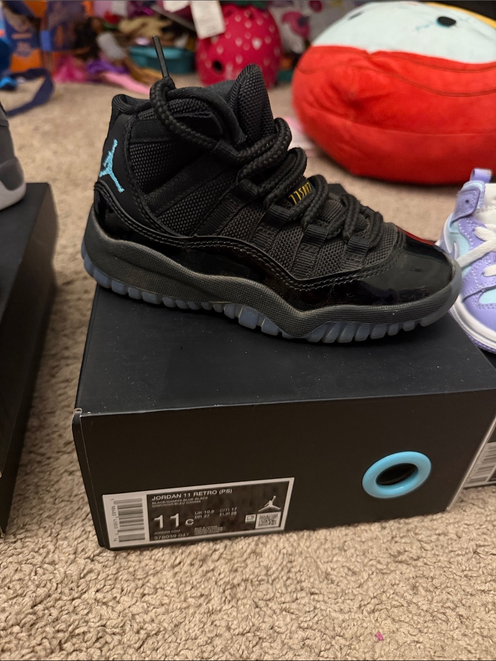 Jordan Kids' Black and Teal High-Top Retro Sneakers